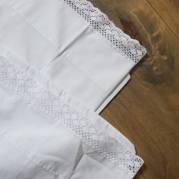 NWOT Vtg Pair Fieldcrest Percale King Pillow Cases White Lace Edge USA - Picture 1 of 7